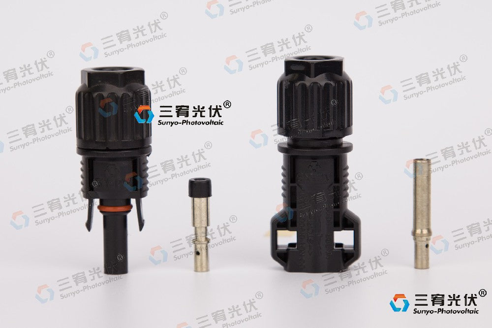 4-core MC4 compatible solar panel connector by PVconnectorpro with waterproof IP68 design for photovoltaic systems.