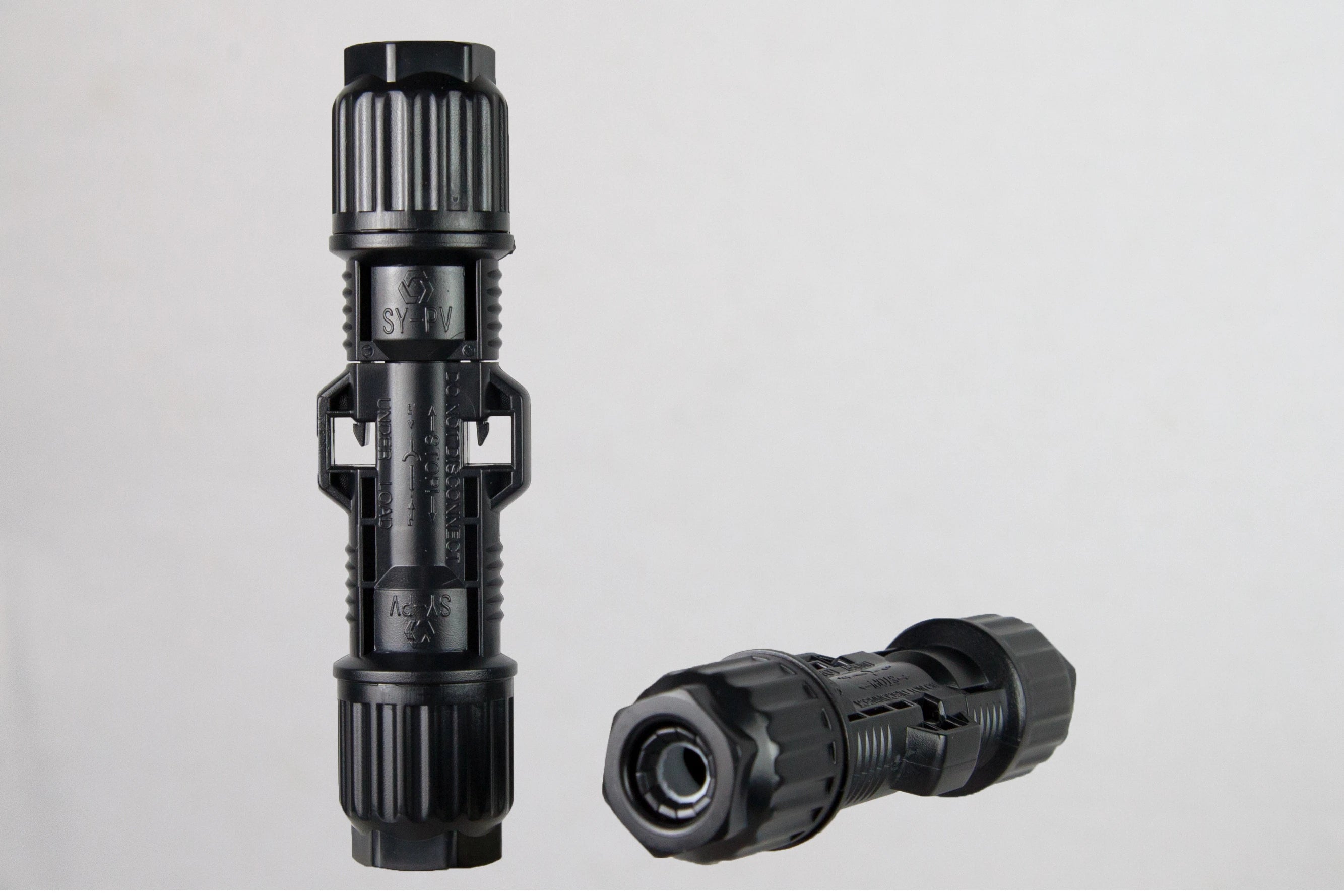 C4E 1000V DC solar photovoltaic connector by PVconnectorpro, TUV & UL certified, IP68 waterproof, for 2.5mm²-6.0mm² cables.