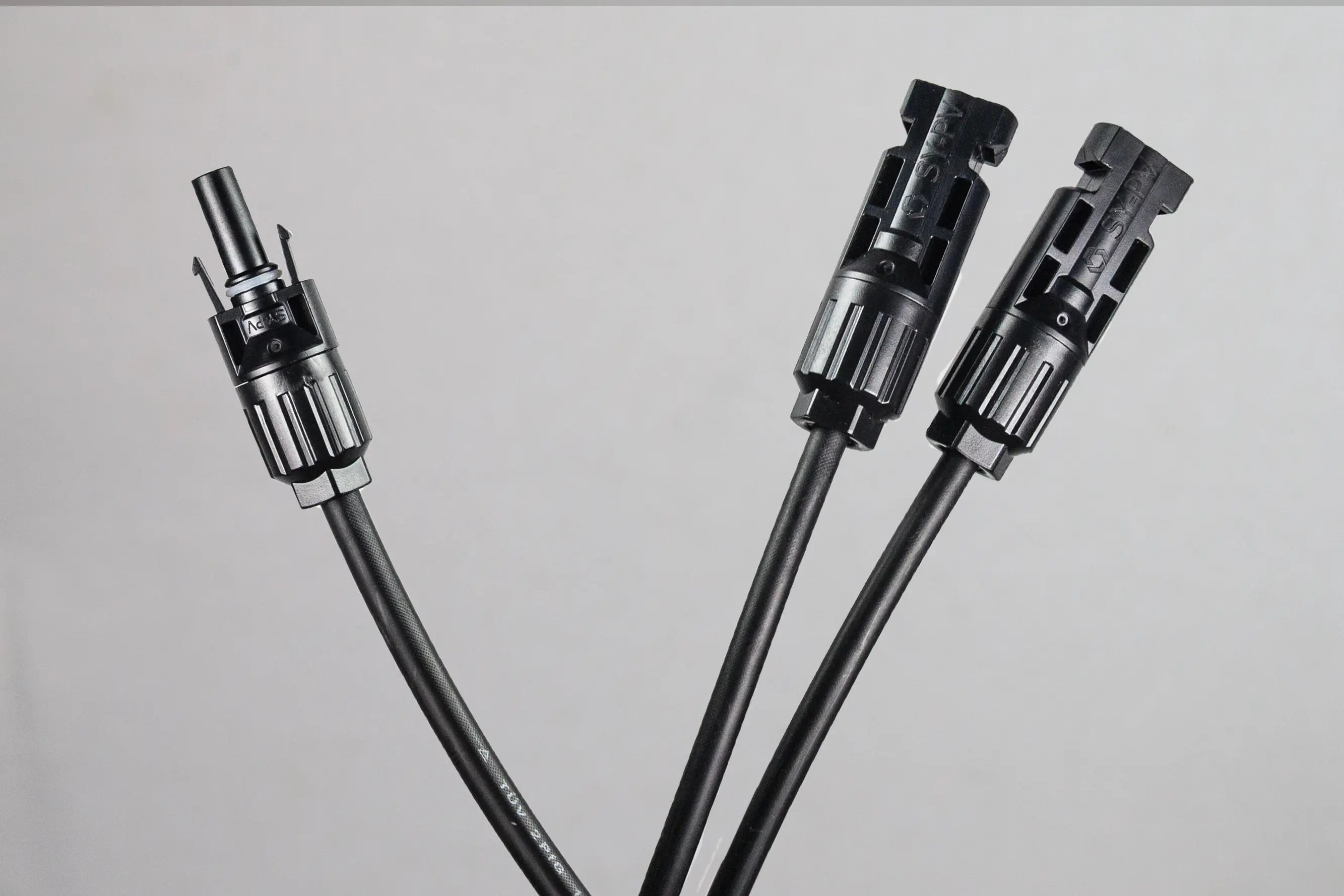 PVconnectorpro CM21-A 1000V DC solar Y-branch connector set with male and female MC4-compatible plugs, waterproof IP67, 20A-40A.