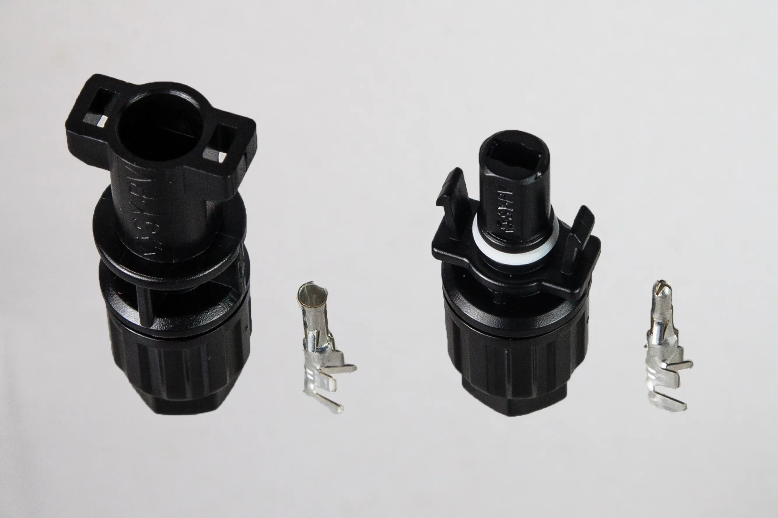 PVconnectorpro CC2A miniature solar photovoltaic connector with metal contacts, tin-plated copper pins, waterproof IP67, for 0.75-2.5mm² cables